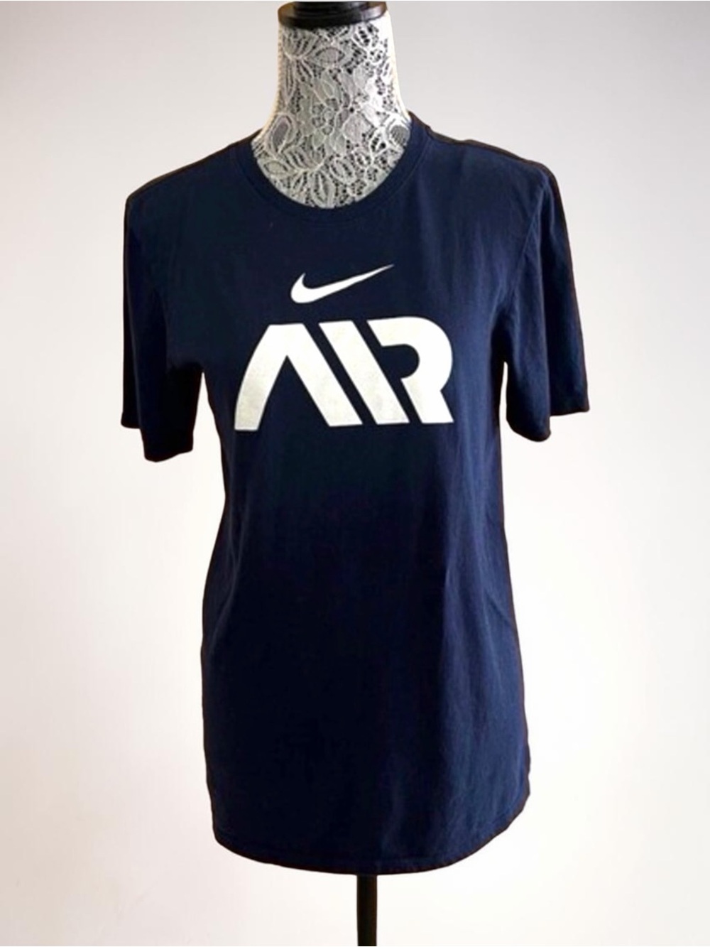 Nike Air Logo Graphic Tee Navy Blue Short Sleeve T-Shirt Women’s Small